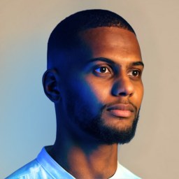Photo de Yomi Denzel